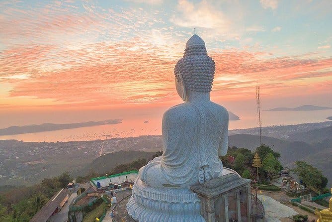 Imagen del tour: Tour por la ciudad de Phuket: mirador de Karon, Gran Buda y Wat Chalong (SHA Plus)