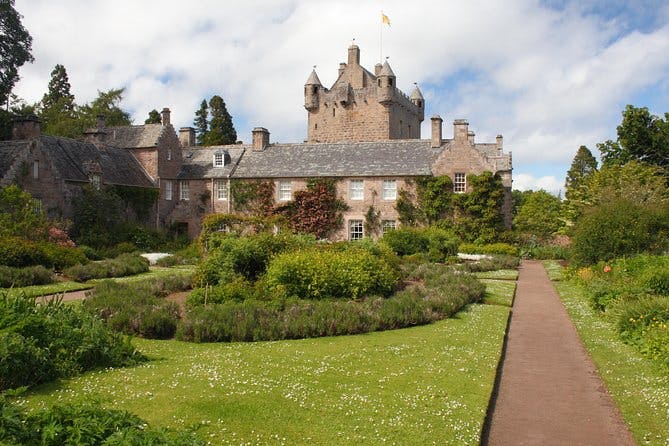 Imagen del tour: Excursión por la costa de Invergordon: recorrido por la ciudad de Inverness, el castillo de Cawdor y el whisky