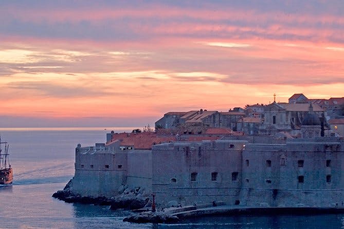 Imagen del tour: Desde la Riviera de Makarska: Explore la ciudad de Dubrovnik en Sunset