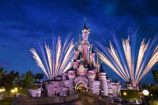 Imagen del tour: Entrada para 1 o 2 parques de Disneyland Paris con traslado desde París
