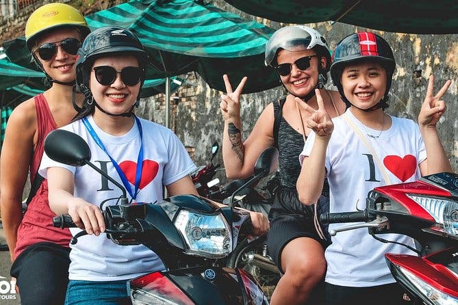 Imagen del tour: Tour gastronómico privado de medio día por Hanói en moto