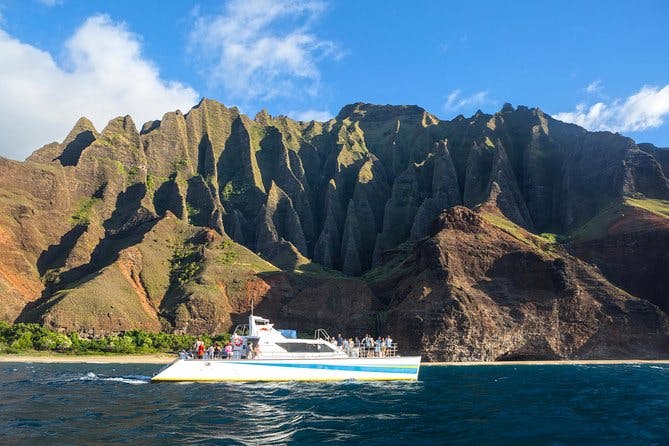 Imagen del tour: Paseo en barco al atardecer y turismo de Na Pali