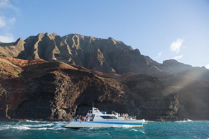 Imagen del tour: Paseo en barco al atardecer y turismo de Na Pali