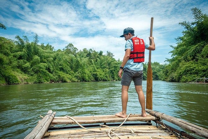 Imagen del tour: Desde Kanchanaburi: 4x4 Off Road Adventure, Bambú Rafting y Aguas Termales