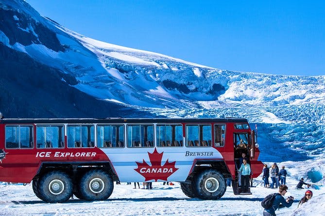 Imagen del tour: Excursión a Columbia Icefield incluida la pasarela elevada por el glaciar desde Banff