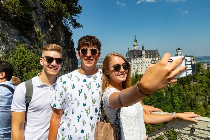 Imagen del tour: Excursión de un día al castillo de Neuschwanstein y el Palacio de Linderhof desde Múnich