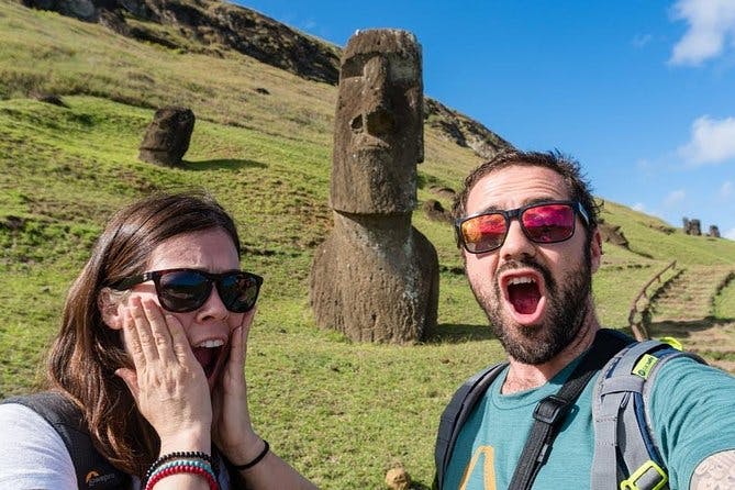 Imagen del tour: The birth of the Moai: Excursión full day guiada y privada Isla de Pascua.