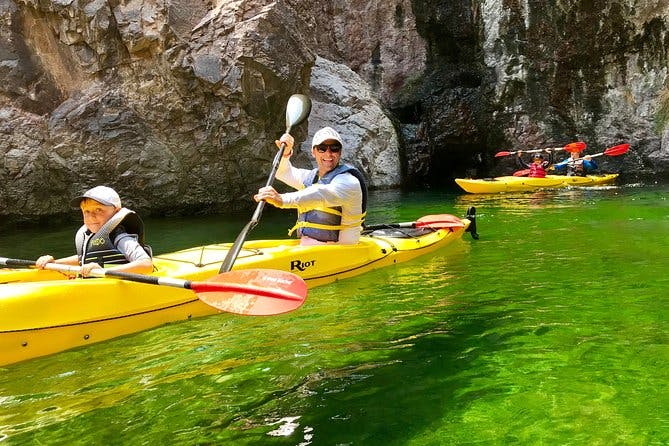 Imagen del tour: Tour en kayak por la cueva Esmeralda con recogida opcional en Las Vegas