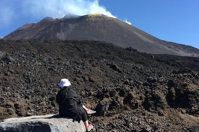 Imagen del tour: Tour del Etna a los cráteres de la cumbre (2.500 mt)