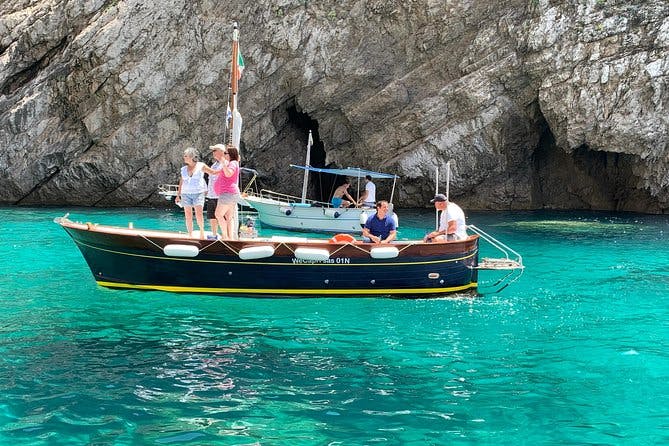 Imagen del tour: Paseo en barco en Capri Italia