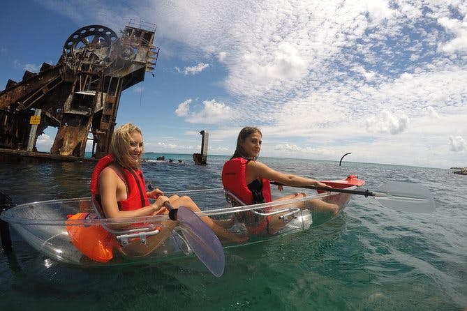 Imagen del tour: Viaje de un día a la isla de Moreton desde Brisbane o Gold Coast y paseo en kayak y sandboarding
