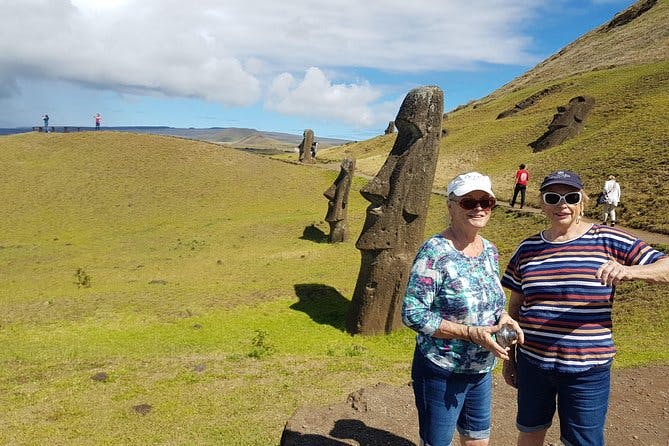 Imagen del tour: Excursión de día completo: "Descubre el Moai"