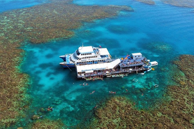 Imagen del tour: Cruceros Sunlover Reef, Moore Reef Daily Outer Barrier Reef Cruise desde Cairns