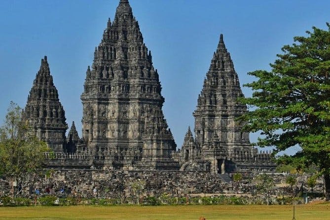 Imagen del tour: Borobudur, Prambanan y Sunset Ratu Boko Privat Tour