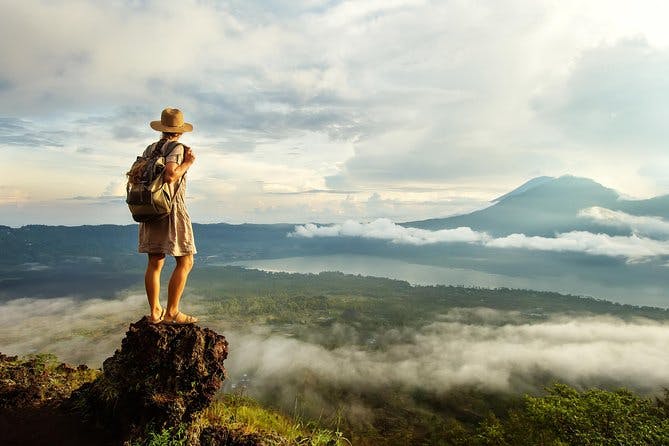 Imagen del tour: Recorrido privado: recorrido de día completo con caminata al monte Batur con amanecer en el volcán y manantiales naturales