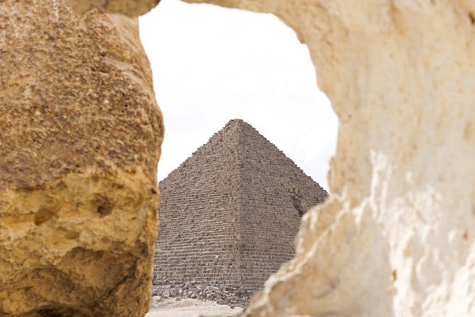 Imagen del tour: Excursión a El Cairo desde la costa norte (Marsa Matruh) a (Pirámides - Musem-Khan El khalili)