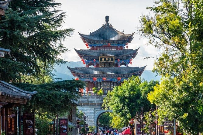 Imagen del tour: Excursión privada de Dali a la ciudad antigua de Xizhou y al lago Erhai