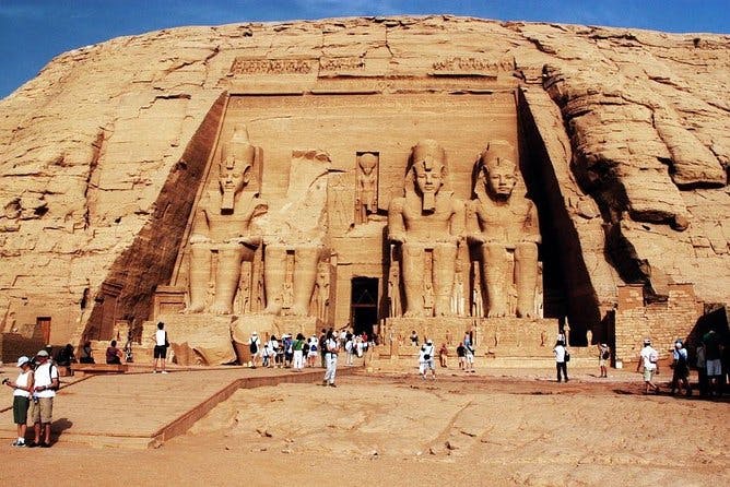Imagen del tour: Viaje de una noche a Asuán desde Luxor visitando el templo de Abu Simbel