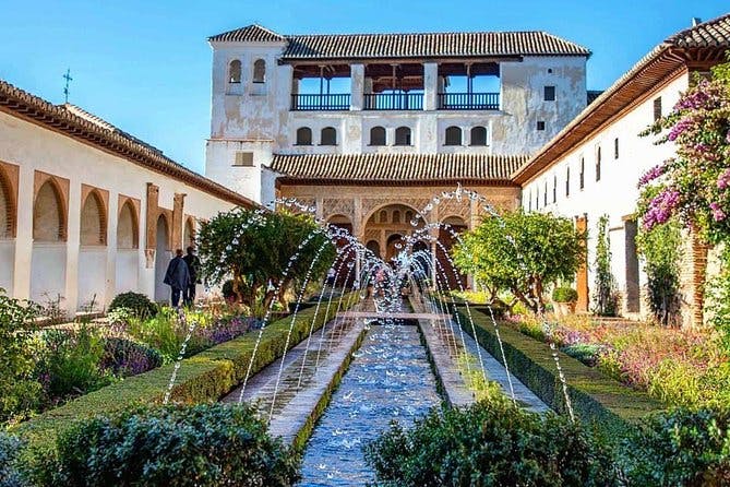 Imagen del tour: Visita guiada privada de la Alhambra, el Palacio Nazarí y el Generalife (sin colas)