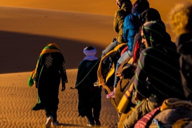 Imagen del tour: Disfruta de 2 noches en tiendas bereberes con paseo en camello y sandboard