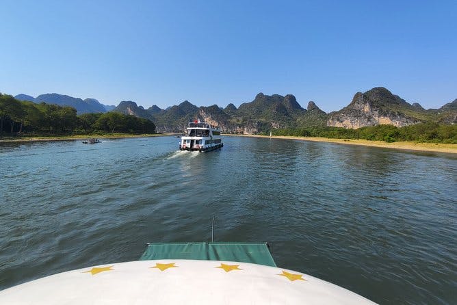 Imagen del tour: Boleto de barco de crucero de 4 estrellas por el río Li y traslado al muelle del río desde el hotel Yangshuo