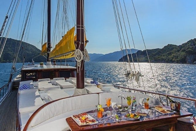 Imagen del tour: Crucero azul en un yate privado - Fethiye a Fethiye feat. Golfo de Göcek