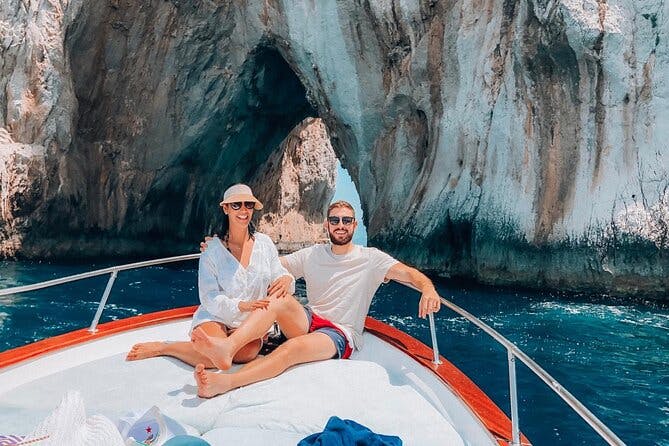 Imagen del tour: Paseo en barco privado por Capri