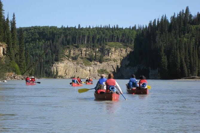 Imagen del tour: 5 días de viaje guiado en canoa por el río de montaña en Alberta