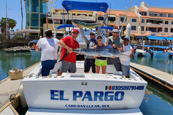 Imagen del tour: Cabo San Lucas: 30 Pies El Pargo - Dia Completo De Pesca (8 Horas) Todo Incluido