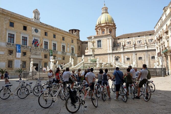 Imagen del tour: Tour en bicicleta por el casco antiguo de Palermo