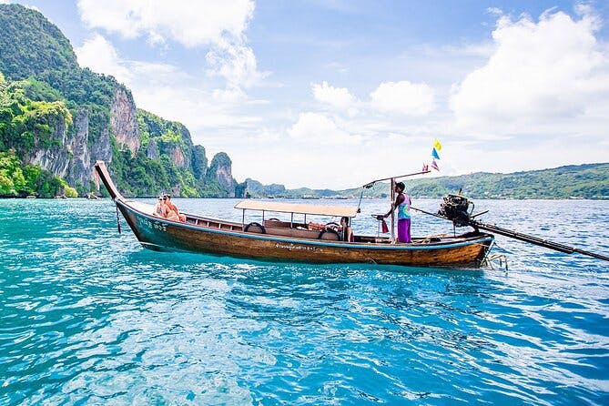 Imagen del tour: Excursión de medio día a la isla Phi Phi desde Phi Phi en bote Longtail
