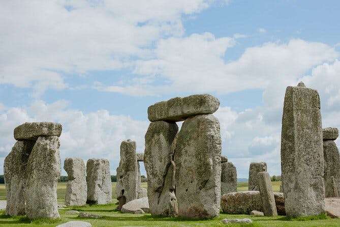 Imagen del tour: 'Stonehenge e Inglaterra secreta' de Bath para 2-8 aventureros curiosos