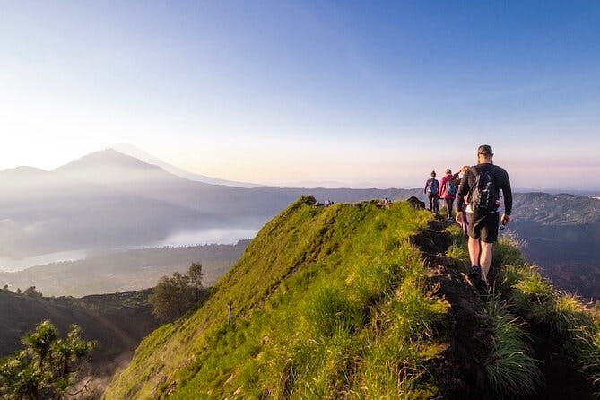 Imagen del tour: Excursión privada de senderismo al amanecer en el monte Batur de día completo