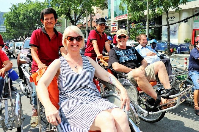 Imagen del tour: Hồ Chí Minh privado en una aventura en bicicleta: historia, cultura y vida cotidiana