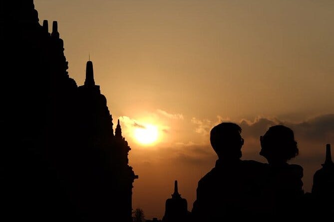 Imagen del tour: Tour privado de día completo de Borobudur-Prambanan y personalizado