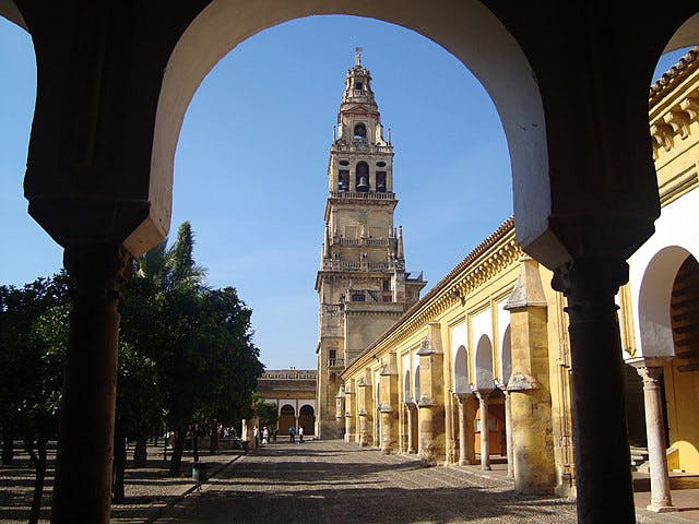 Patio interior de la Mezquita-Catedral de Córdoba.