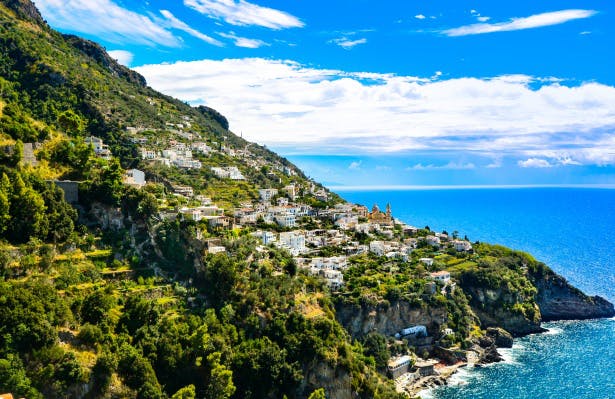 Panorámica de las aguas de la  Costa Amalfitana