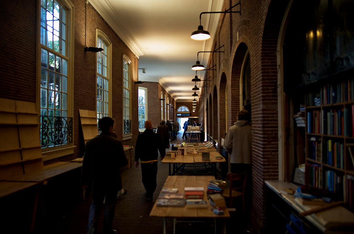 Mercado de libros de Oudemanhuispoort.