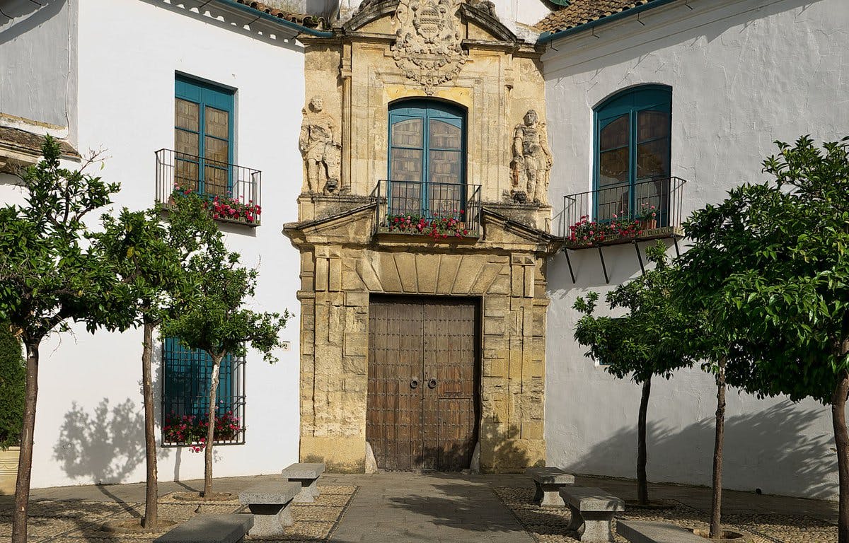 Portada del Palacio de Viana