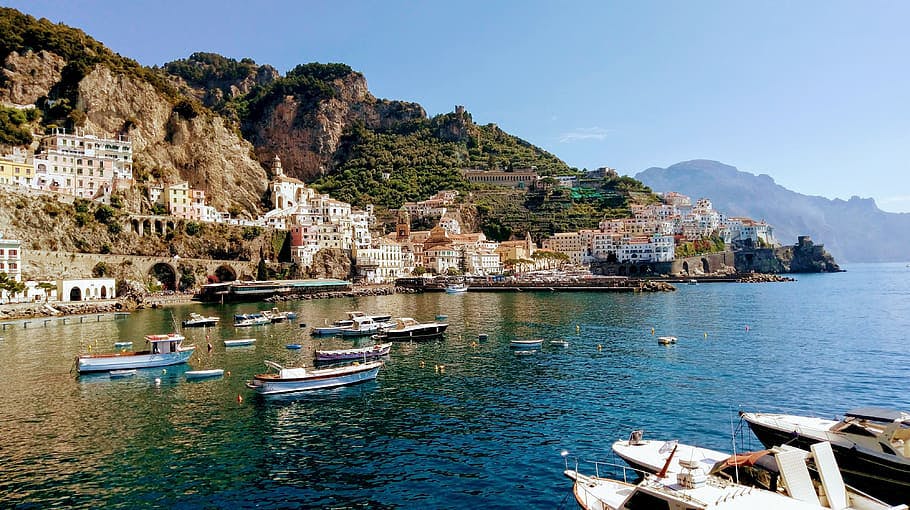Puerto de Amalfi desde el mar
