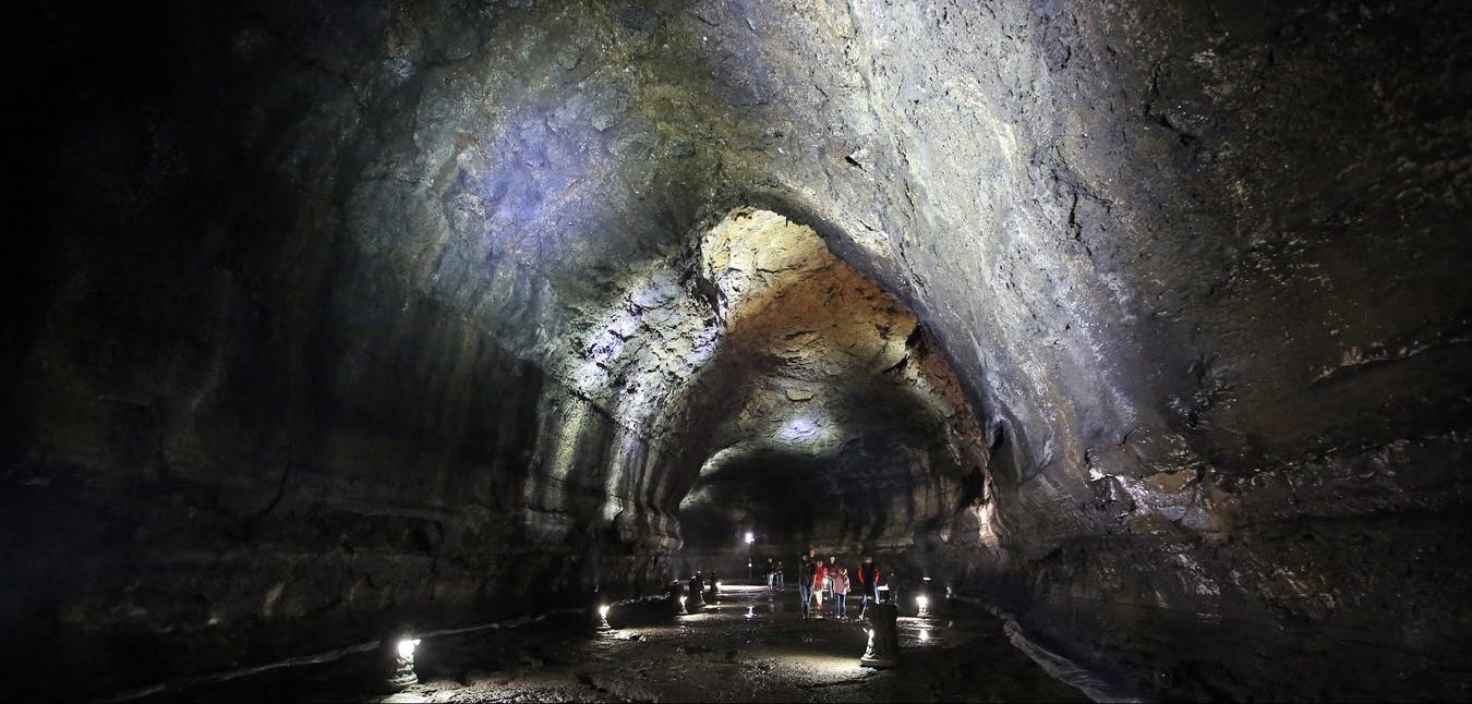 Interior de la Cueva Manjang.