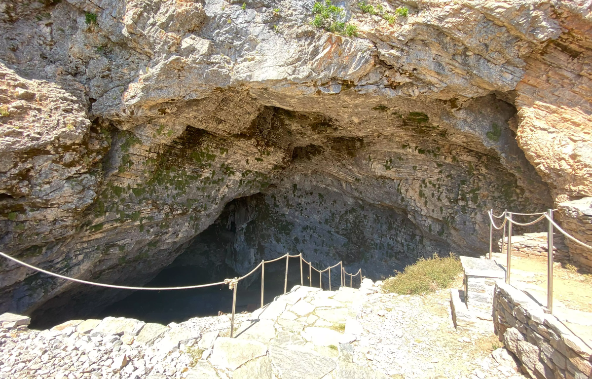 Cueva Zeus