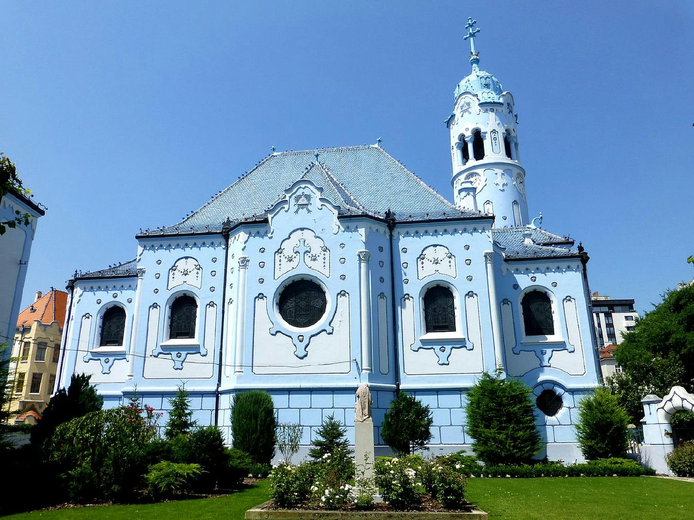 Santa Isabel de Hungría, la iglesia azul de Bratislava.
