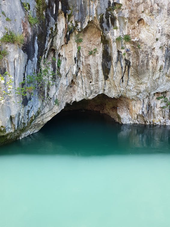 Cueva del Manantial de Buna o Vrelo Bune.