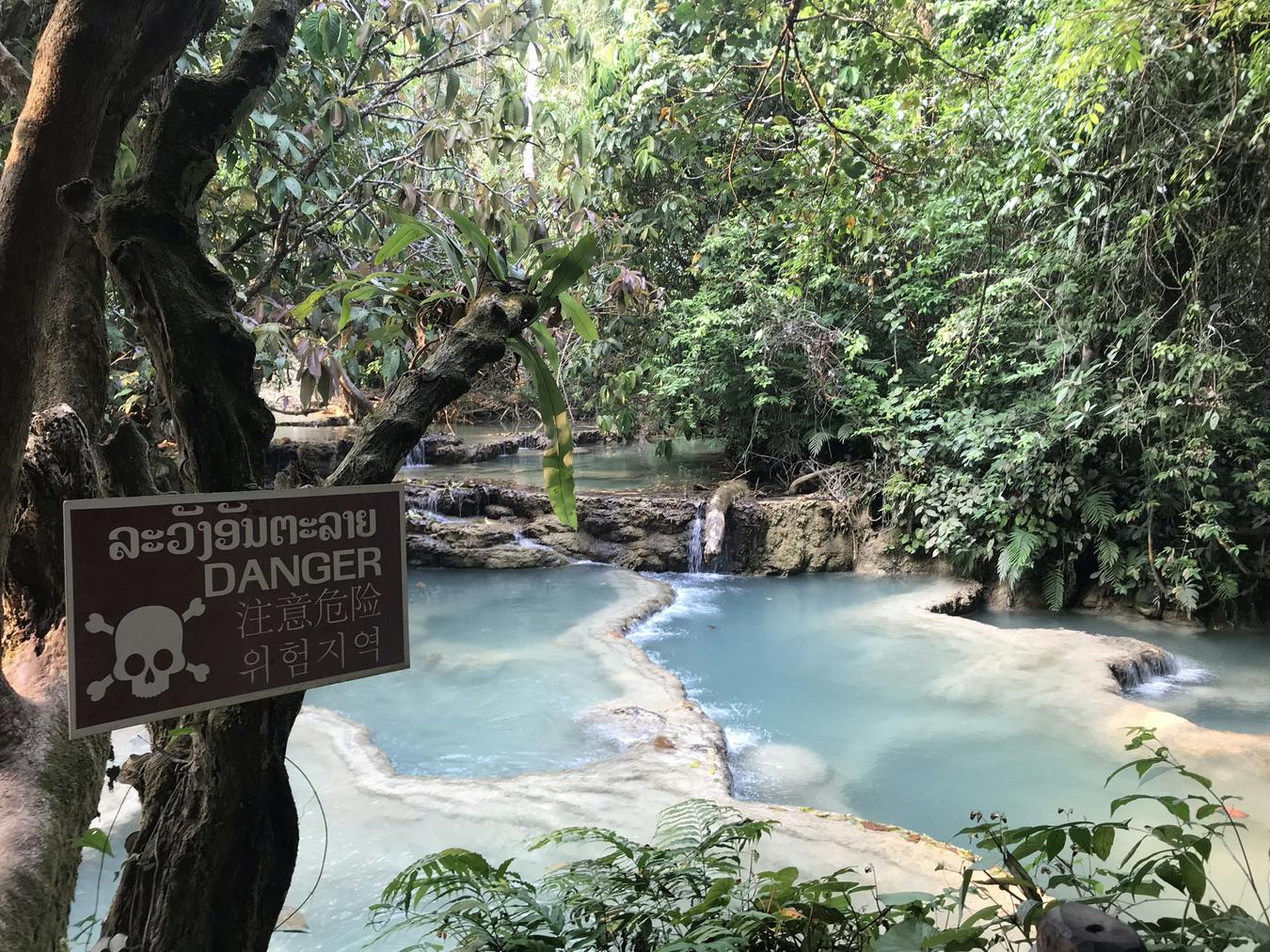 Prohibido bañarse en Kuang Si