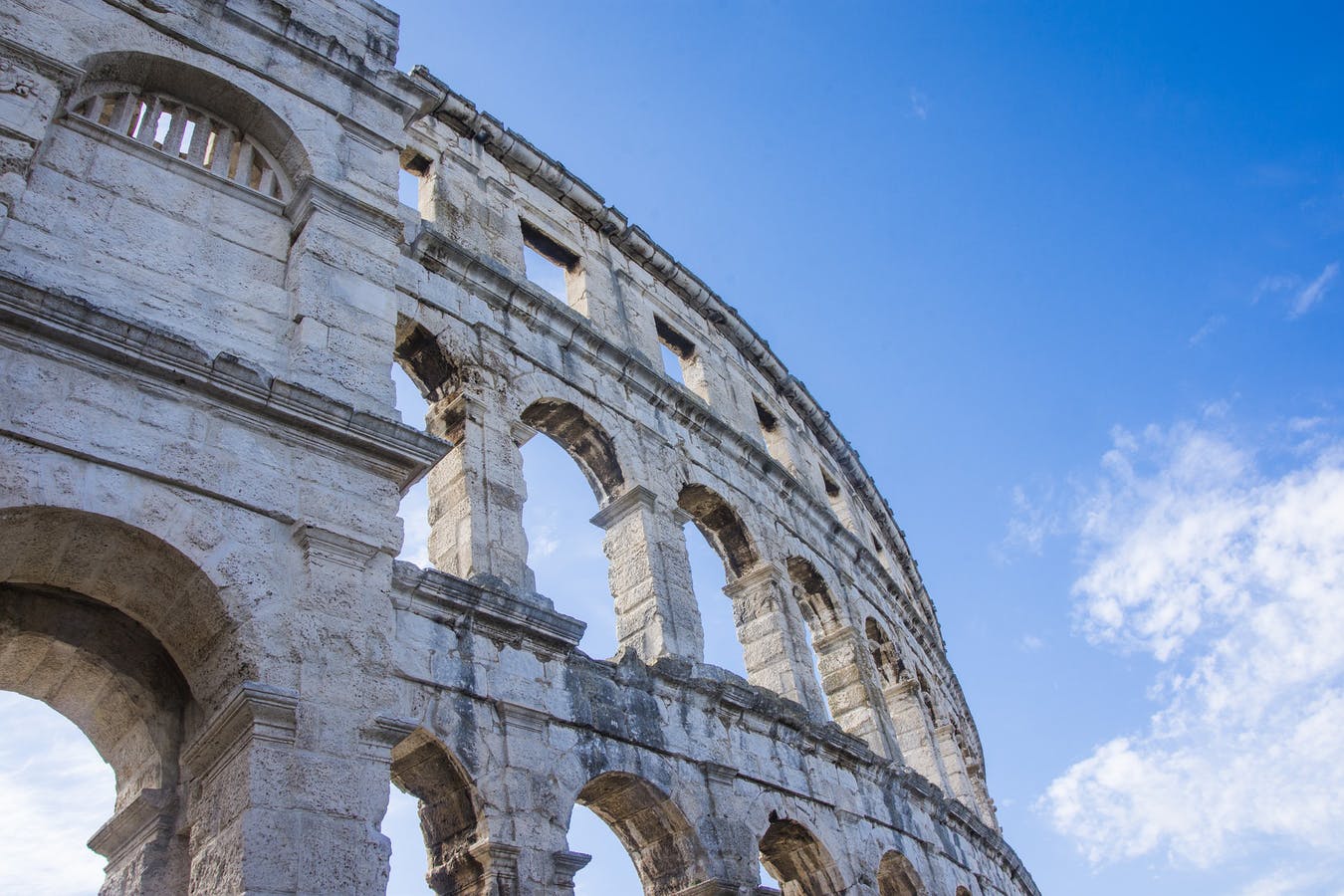 Ventanas superiores del Coliseo Romano.