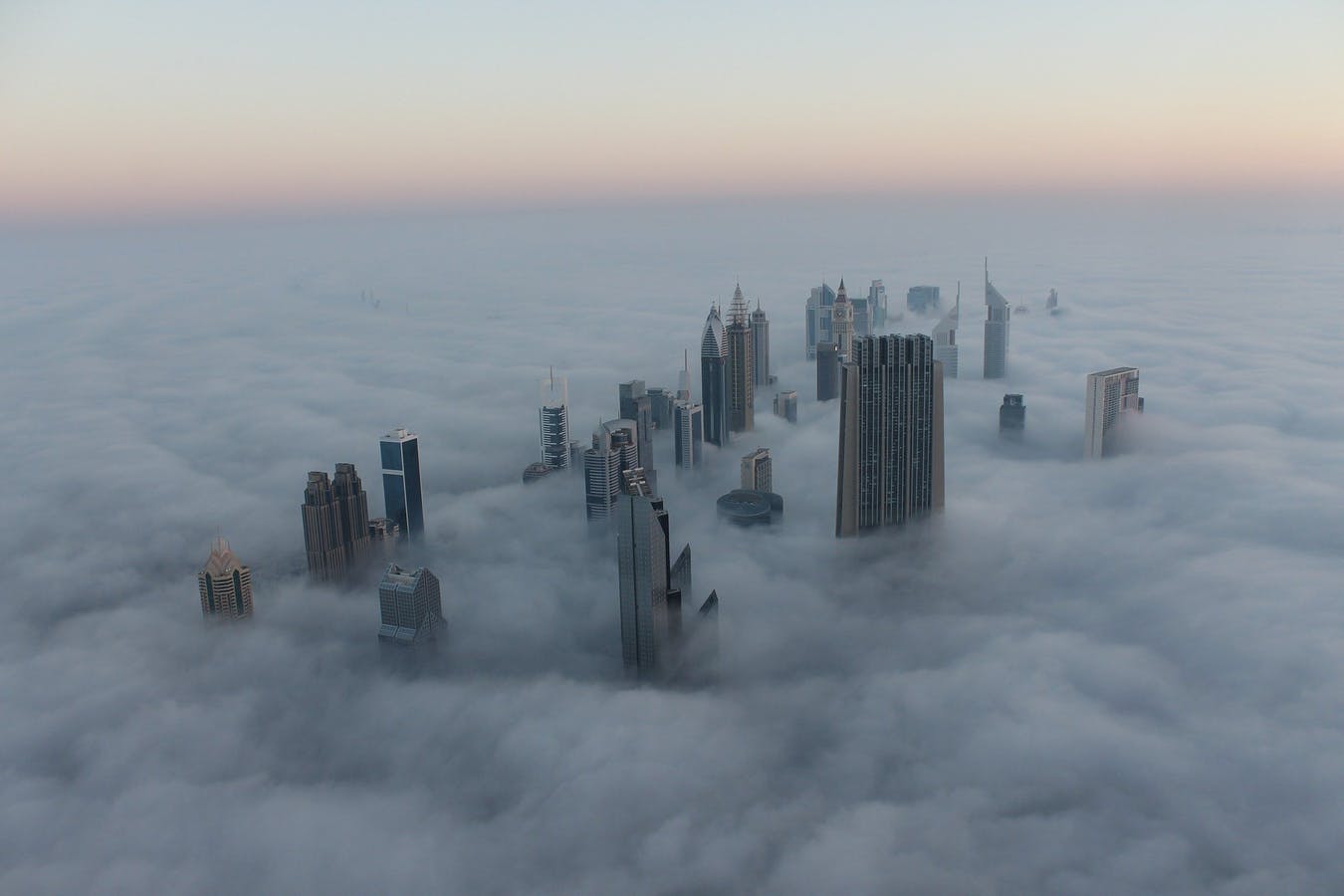 Dubai nublado